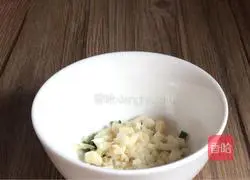 Illustration of how to make cold shredded potatoes 6