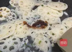 Illustration of how to make stir-fried lotus roots 5
