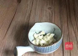 Illustration of how to make purslane mixed with beef 6