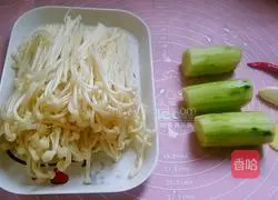 Illustration of how to make cold daylily cucumber 1