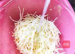 Illustration of how to make spiced potato shreds 8