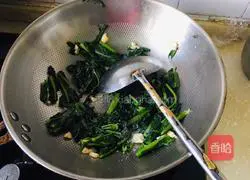 Illustration of how to make garlic lettuce leaves 6