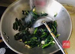 Illustration of how to make garlic lettuce leaves 5