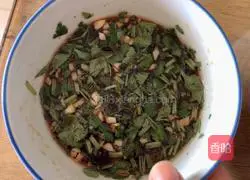 Illustration of how to make cold fungus and enoki mushrooms 3