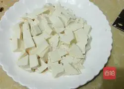 Illustration of how to make cold preserved egg and tofu 2