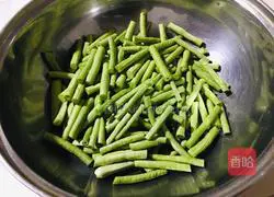 Illustration of how to make cold cowpeas 1