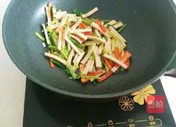 Illustration of how to make celery and dried beans 5