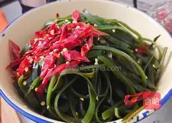 Japanese spicy Illustration of how to stir-fry kelp shreds 7