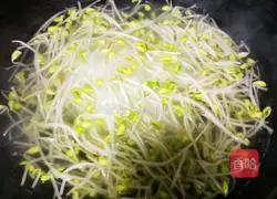 Illustration of how to make cold soybean sprouts 4