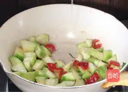 Vinegar Illustration of how to make loofah 7