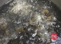 Illustration of Huaishan fried fungus recipe 10