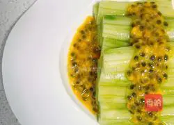 Illustration of how to make passion fruit mixed with cucumber 6