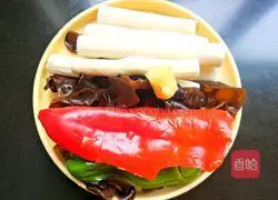 Illustration of how to make fried yam with fungus 2