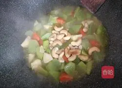  Illustration of how to make fried lettuce with cashew nuts 9