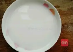 Illustration of how to stir-fry broccoli with yellow pepper 9