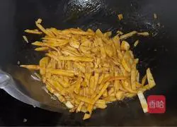 Spicy shredded lotus root Practice illustration 10