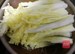 Illustration of how to make garlic vermicelli and baby cabbage 3