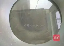 Illustration of how to make cold hand-shredded garlic 2