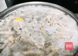 Illustration of how to make spicy and sour lemon chicken feet 5