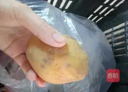 Illustration of how to stir-fry shredded potatoes 1