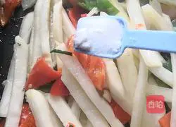 Illustration of how to make spicy potato sticks 8