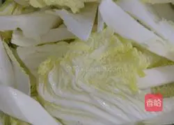 Illustration of how to make spicy and sour cabbage 1