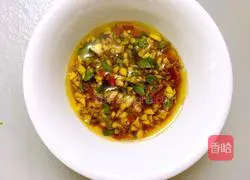 Illustration of how to make cold shredded lettuce 3