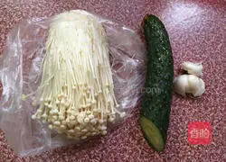 Illustration of how to make enoki mushrooms and cucumbers 1