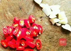 Illustration of how to make simple and delicious hand-shredded cabbage without lard and MSG 2