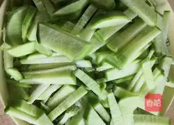 Illustration of how to make stir-fried shredded radish 1