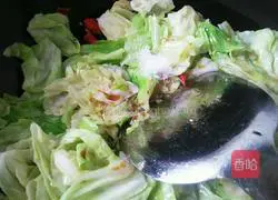 Illustration of how to make stir-fried cabbage 8