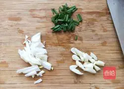 Illustration of how to make stir-fried bean sprouts 3