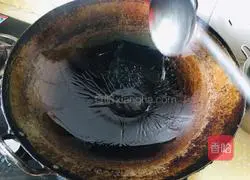 Illustration of how to stir-fry carrots and lilies 4