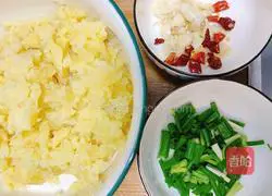 Illustration of how to make old milk potato 3