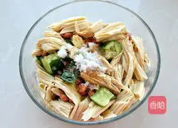 Illustration of how to make cucumber mixed with yuba and peanuts 7