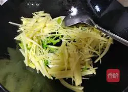 Illustration of how to make green pepper and potato shreds 4