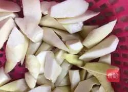 Illustration of how to make fried wild rice berries 2