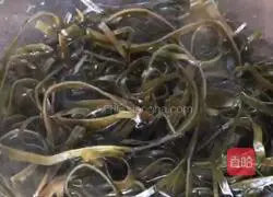 Illustration of how to make cold kelp shreds 10