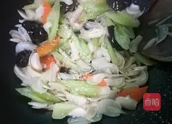 Illustration of how to make celery lily 9