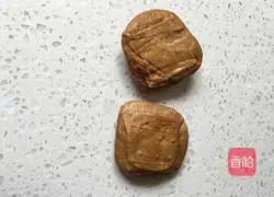 Illustration of how to make cold peanuts and spinach 2