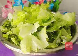 Illustration of how to make stir-fried lettuce 4