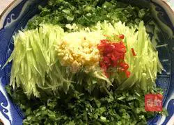 Illustration of how to make cold green bamboo shoots 4