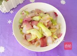 Illustration of how to make fried onions and loofah 11