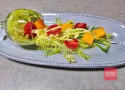 Illustration of how to make fruit and vegetable salads 8