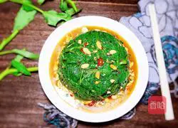 Illustration of how to make spicy water spinach 15