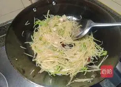 Illustration of homemade fried potato shreds 11