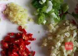 Illustration of how to make tinfoil enoki mushrooms 2