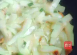 Illustration of how to stir-fry watermelon rind 6