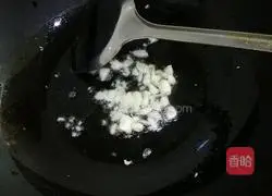 Illustration of how to make hand-shredded cabbage and fried tofu 4