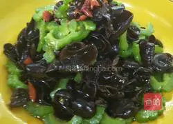 Illustration of how to mix bitter melon with autumn ears 2